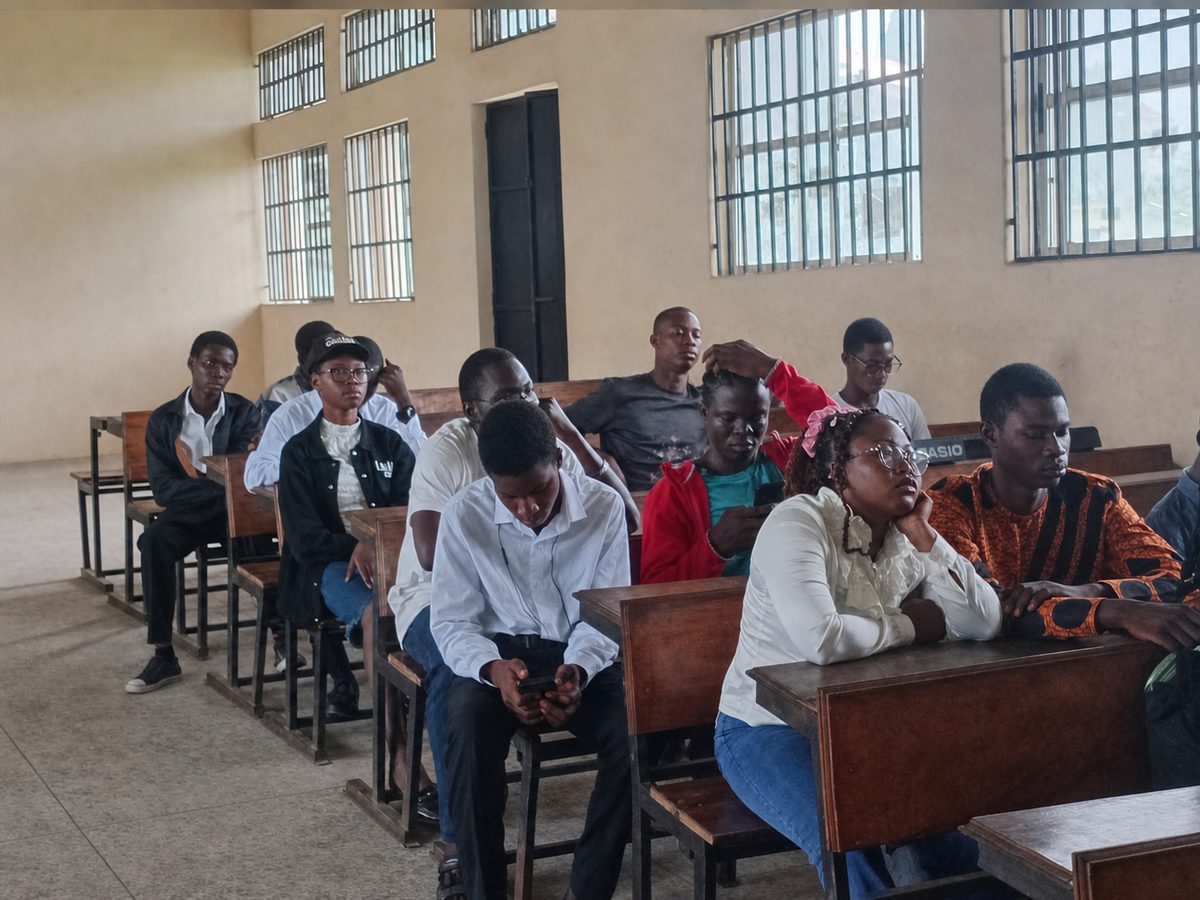 Keyworld Music Institute students in class